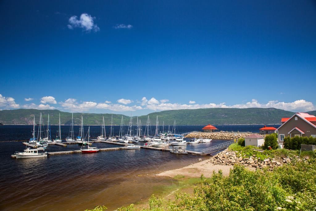 Chalets Condos Sur Le Fjord L'Anse-Saint-Jean Ngoại thất bức ảnh